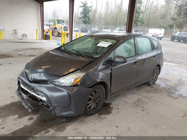 Toyota Prius V Two 2016 JTDZN3EUXGJ054318 Image 2