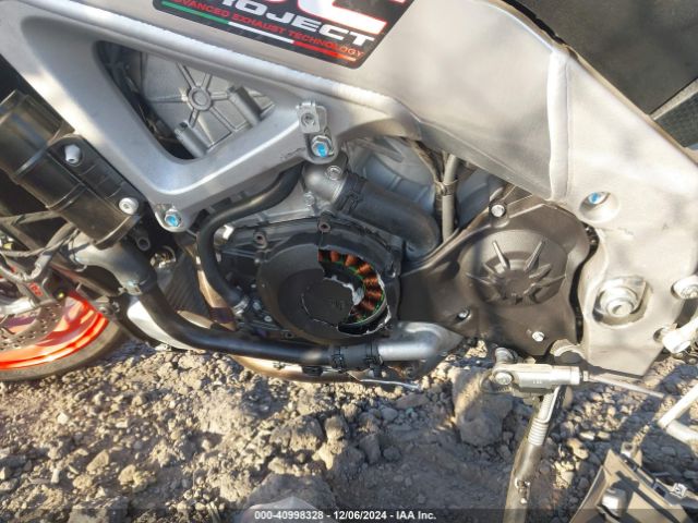 2023 APRILIA RSV4 ZD4KYUA06PS000627 Photo 8