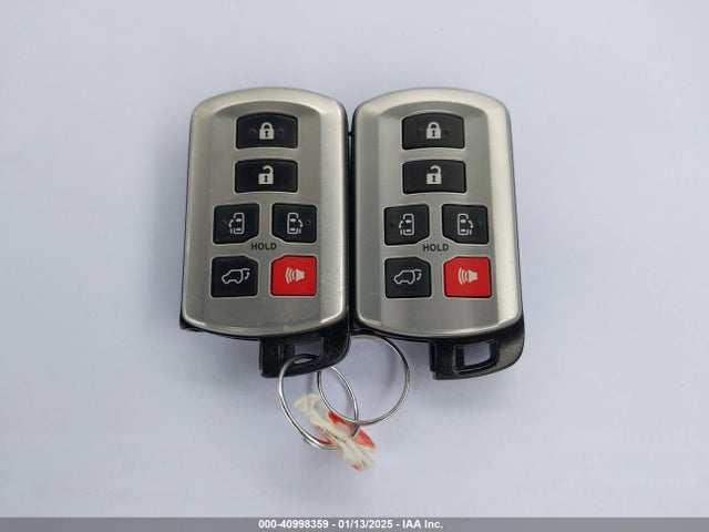 Toyota SIENNA SE 2017 5TDXZ3DC1HS897574 Image 11
