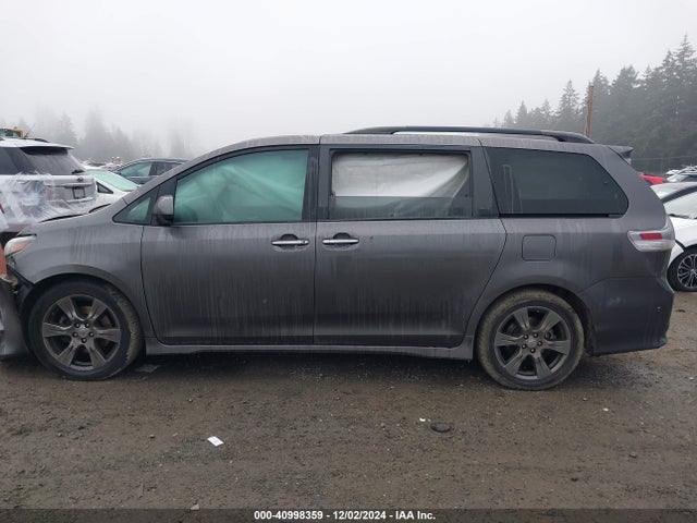 Toyota SIENNA SE 2017 5TDXZ3DC1HS897574 Image 14