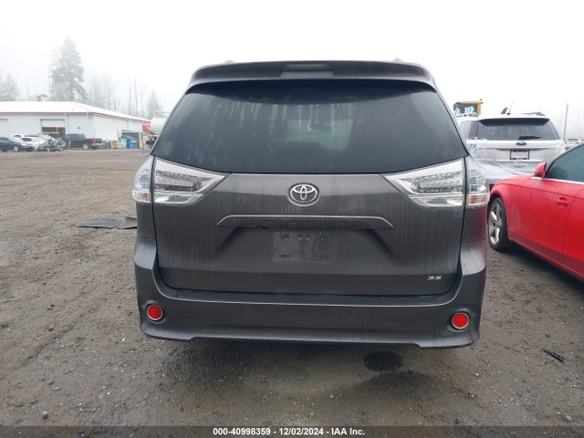 Toyota SIENNA SE 2017 5TDXZ3DC1HS897574 Image 16