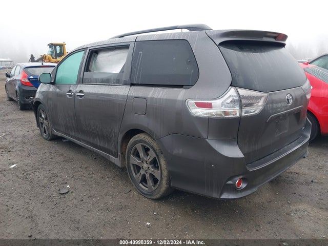 Toyota SIENNA SE 2017 5TDXZ3DC1HS897574 Image 3