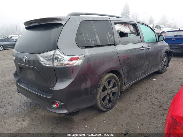 Toyota SIENNA SE 2017 5TDXZ3DC1HS897574 Image 4