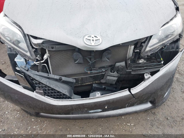 Toyota SIENNA SE 2017 5TDXZ3DC1HS897574 Image 6