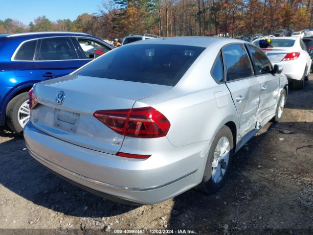 1VWAA7A3XJC010423 Volkswagen Passat 2.0t R-line/2.0t S