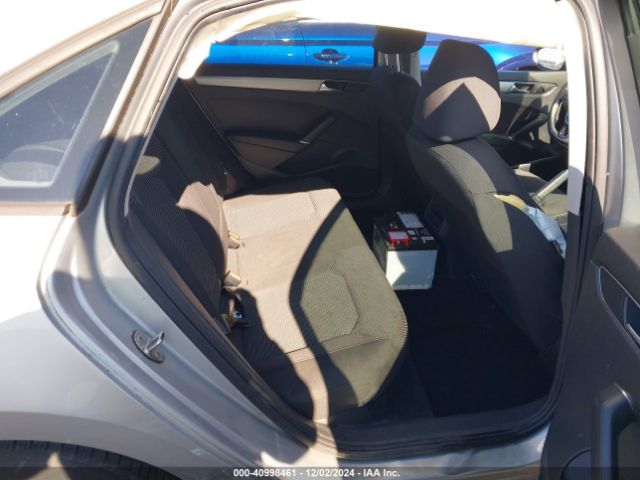 1VWAA7A3XJC010423 Volkswagen Passat 2.0t R-line/2.0t S