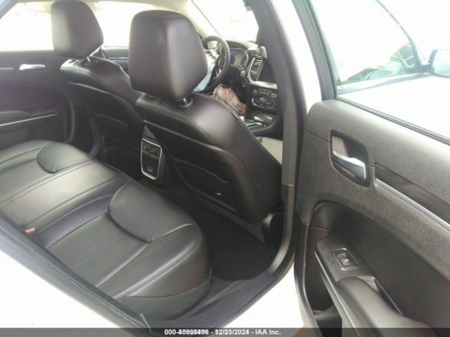 2022 CHRYSLER 300 2C3CCADG6NH190993 Photo 7
