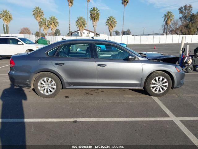 1VWAT7A36FC012235 Volkswagen Passat 1.8t Wolfsburg Edition