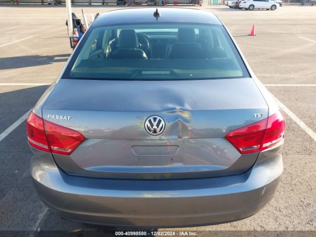 1VWAT7A36FC012235 Volkswagen Passat 1.8t Wolfsburg Edition