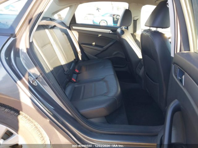 1VWAT7A36FC012235 Volkswagen Passat 1.8t Wolfsburg Edition