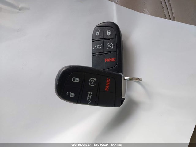 1C3CCCCB1FN718983 Chrysler 200 C