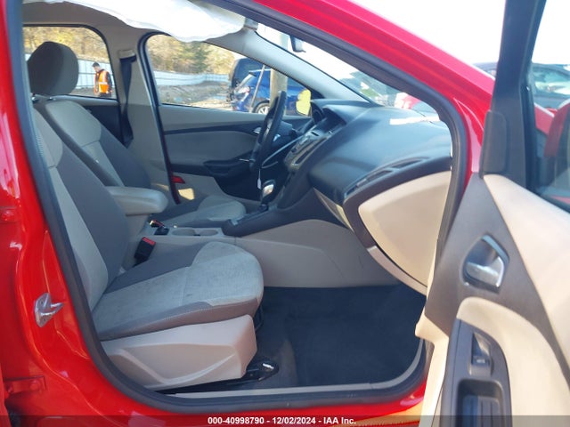 Ford FOCUS SE 2014 1FADP3K29EL126513 Image 5