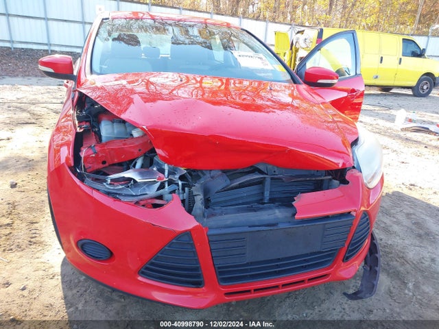 Ford FOCUS SE 2014 1FADP3K29EL126513 Image 6
