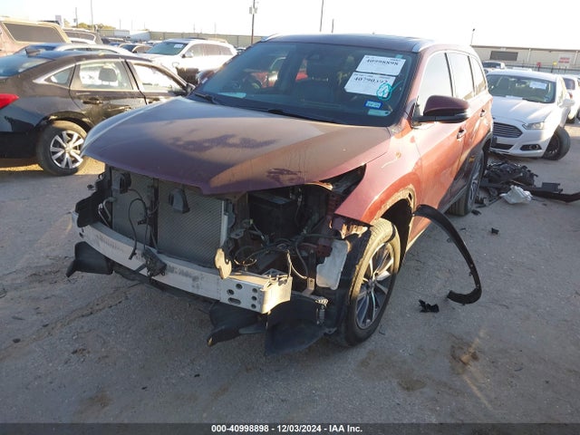 Toyota Highlander Xle 2019 5TDJZRFH4KS978951 Image 2