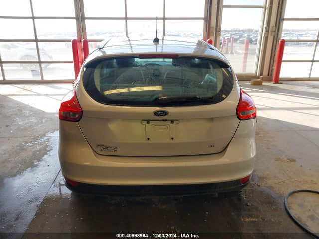 Ford FOCUS SE 2018 1FADP3K27JL326932 Image 16