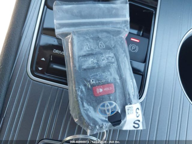 5TDJRKEC6SS226620 Toyota SIENNA XLE