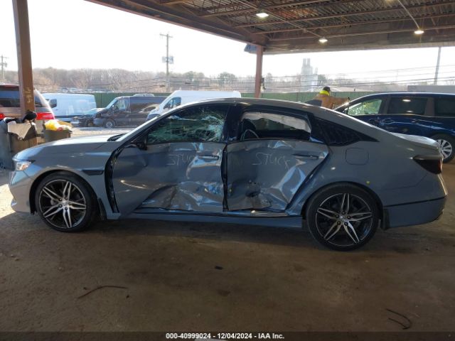 1HGCV2F95NA015676 Honda Accord Touring