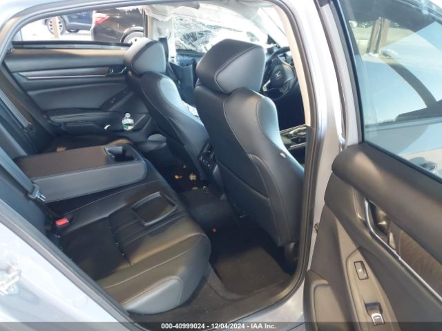 1HGCV2F95NA015676 Honda Accord Touring