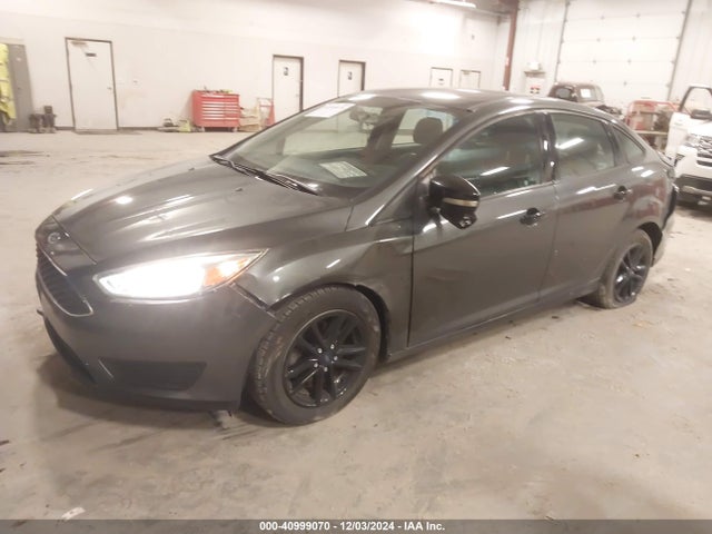 Ford FOCUS SE 2017 1FADP3F2XHL283675 Image 2