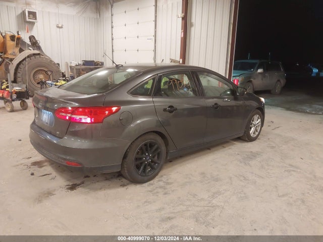 Ford FOCUS SE 2017 1FADP3F2XHL283675 Image 4
