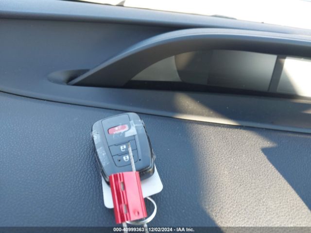 JTDKARFU7K3070584 Toyota Prius Le