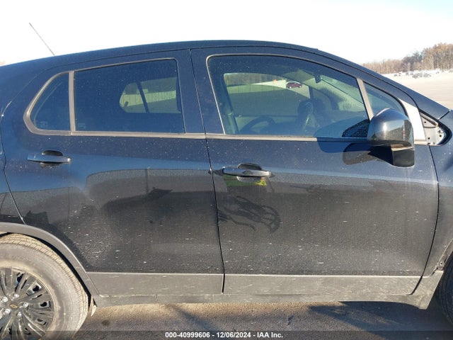 Chevrolet TRAX LS 2018 3GNCJKSB6JL349650 Image 14