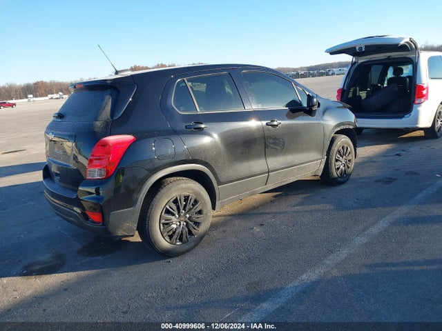 Chevrolet TRAX LS 2018 3GNCJKSB6JL349650 Image 4