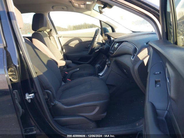 Chevrolet TRAX LS 2018 3GNCJKSB6JL349650 Image 5