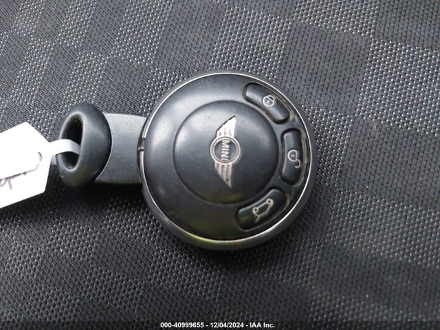 2011 MINI COOPER CLUBMAN WMWZF3C50BTX82443 Photo 10