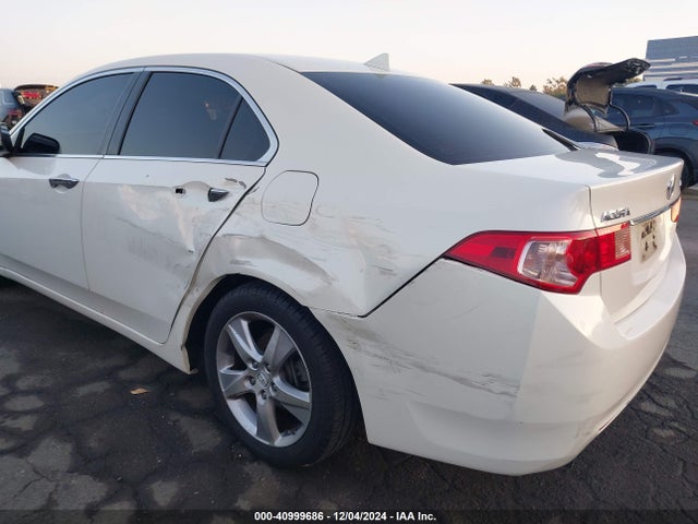 40999686 :رقم المزاد ، JH4CU2F61BC002722 vin ، 2011 Acura Tsx 2.4 مزاد بيع