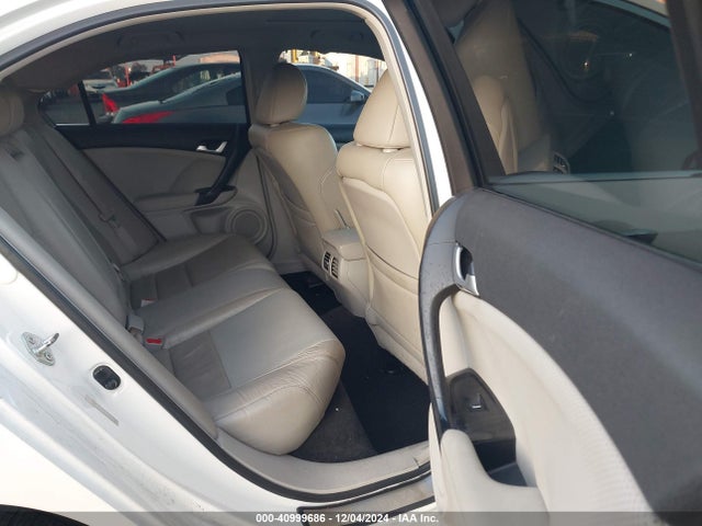 40999686 :رقم المزاد ، JH4CU2F61BC002722 vin ، 2011 Acura Tsx 2.4 مزاد بيع