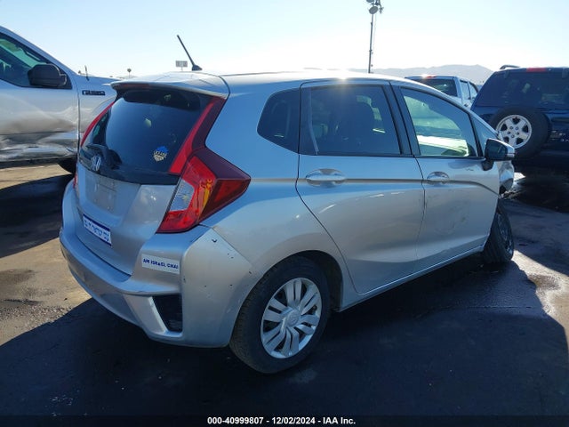 Honda FIT LX 2016 JHMGK5H51GX025558 Image 4