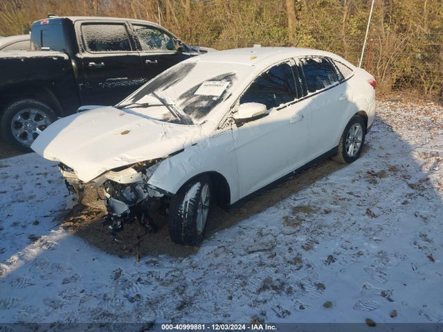 Ford FOCUS SE 2016 1FADP3F24GL287591 Image 2