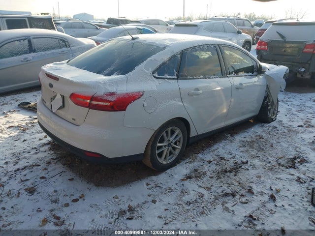 Ford FOCUS SE 2016 1FADP3F24GL287591 Image 4