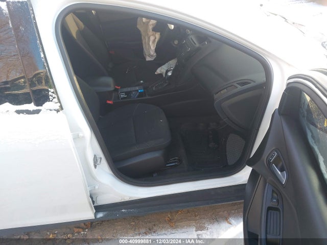 Ford FOCUS SE 2016 1FADP3F24GL287591 Image 5