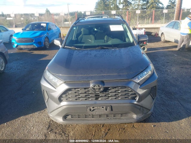 Toyota RAV4 LE 2019 JTMG1RFV4KD030701 Image 12