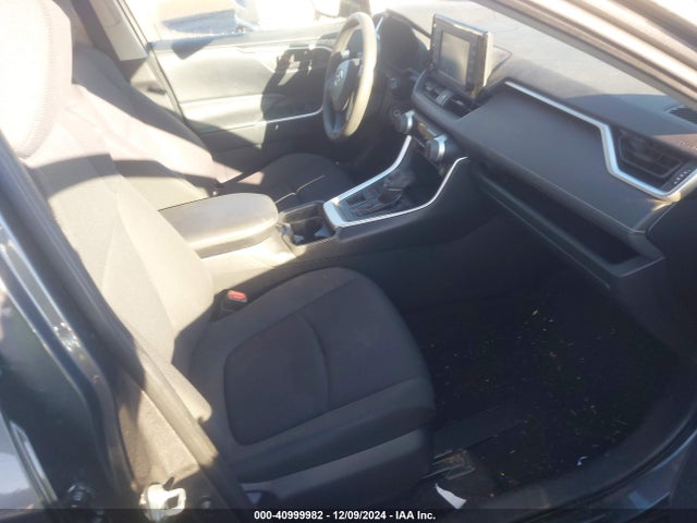 Toyota RAV4 LE 2019 JTMG1RFV4KD030701 Image 5