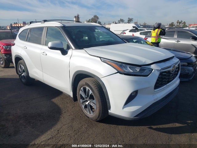 Toyota Highlander Xle 2023 5TDKDRAH9PS005632 Image 1