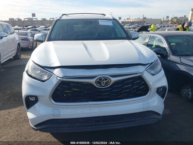 Toyota Highlander Xle 2023 5TDKDRAH9PS005632 Image 12