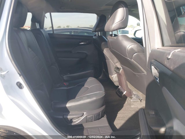 Toyota Highlander Xle 2023 5TDKDRAH9PS005632 Image 8