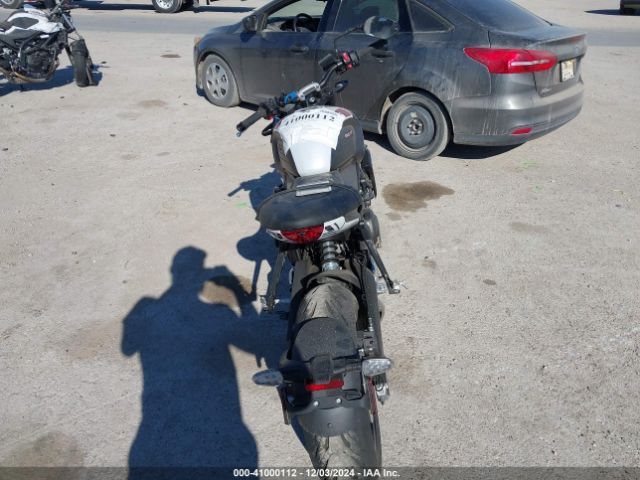 2025 TRIUMPH MOTORCYCLE TRIDENT 660 SMTL10ULXSTBZ3620 Photo 5