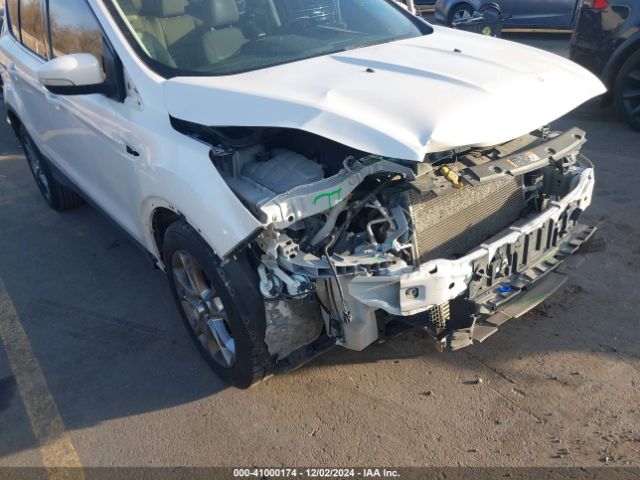 1FMCU9J91EUE41733 Ford Escape Titanium