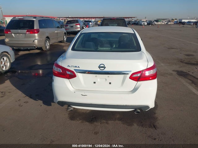 Nissan Altima 2.5 S 2017 1N4AL3AP1HN352999 Image 16