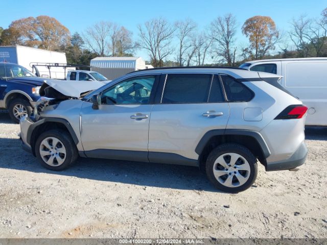 2T3F1RFV1KC010485 Toyota RAV4 LE