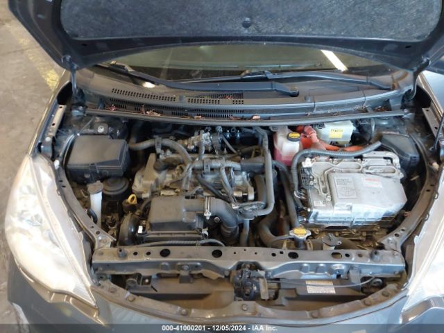 JTDKDTB30E1572287 Toyota Prius C Two