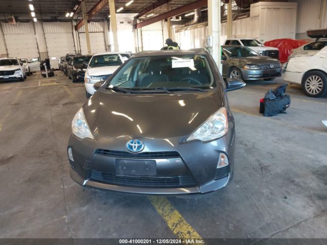 JTDKDTB30E1572287 Toyota Prius C Two