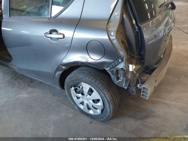 JTDKDTB30E1572287 Toyota Prius C Two