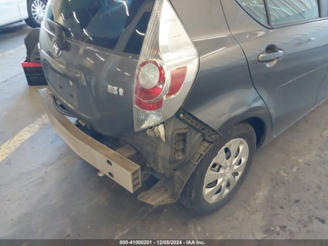 JTDKDTB30E1572287 Toyota Prius C Two