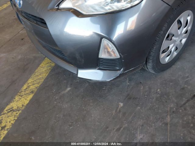 JTDKDTB30E1572287 Toyota Prius C Two