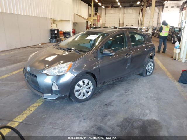 JTDKDTB30E1572287 Toyota Prius C Two